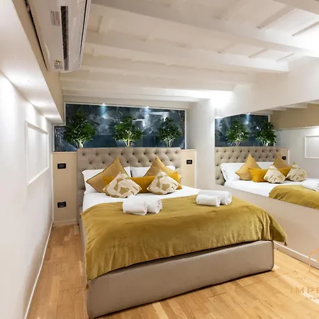 Teatro Pace Palace - Historic Center, Luxury Apartment, 3 Bdr, A-c