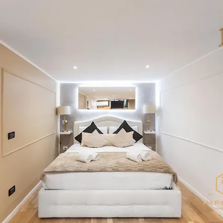 Teatro Pace Palace - Historic Center, Luxury Apartment, 3 Bdr, A-c Apartmán *