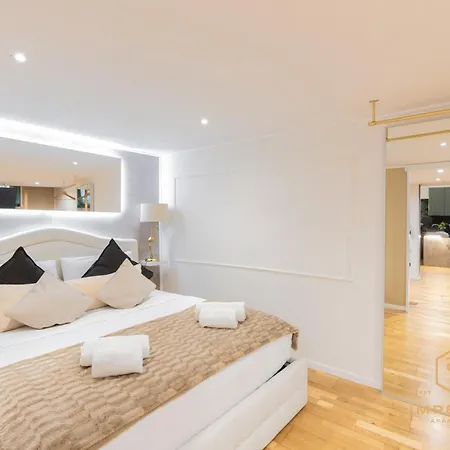 Teatro Pace Palace - Historic Center, Luxury Apartment, 3 Bdr, A-c Apartmán Řím