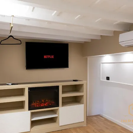 Apartmán Teatro Pace Palace - Historic Center, Luxury Apartment, 3 Bdr, A-c