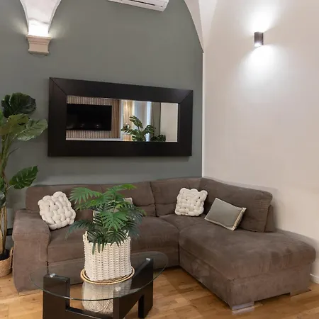Apartmán Teatro Pace Palace - Historic Center, Luxury Apartment, 3 Bdr, A-c