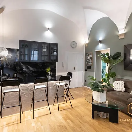 Apartmán Teatro Pace Palace - Historic Center, Luxury Apartment, 3 Bdr, A-c