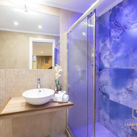 Apartmán Teatro Pace Palace - Historic Center, Luxury Apartment, 3 Bdr, A-c